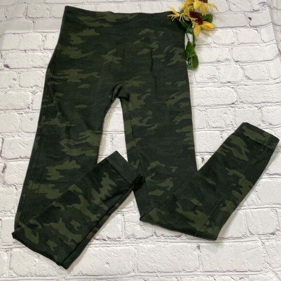 Spanx Seamless Look At Me Know Camo Leggings Green XS - Picture 6 of 10